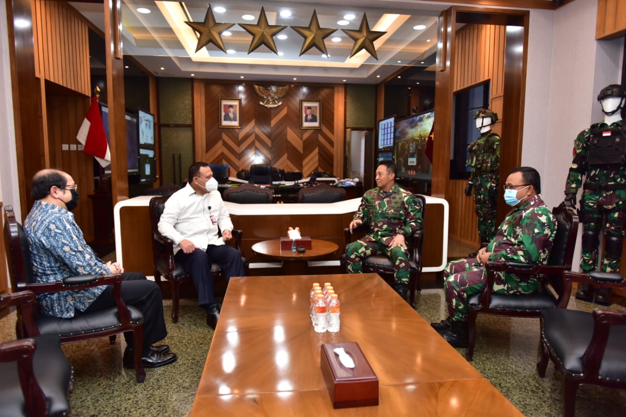 Kasad Jenderal TNI Andhika Perkasa Berbincang dengan Ketua KPK RI